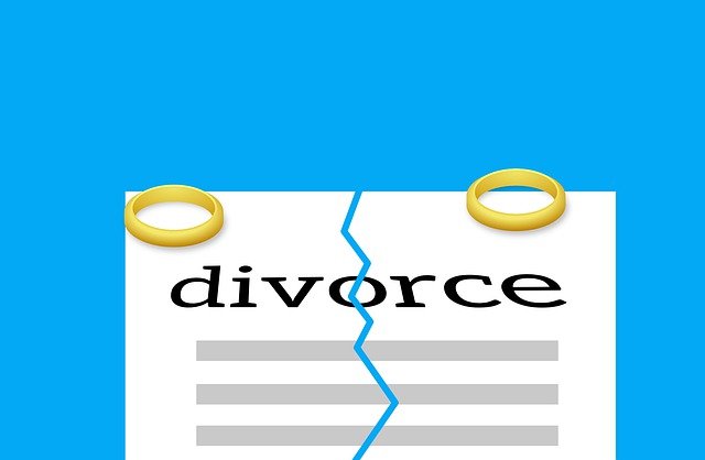 ¿Cómo hacer un divorcio cuando una de las partes está fuera del país?